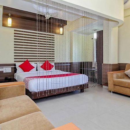 Oyo 30537 Hotel Megharaj Bijāpur Eksteriør bilde