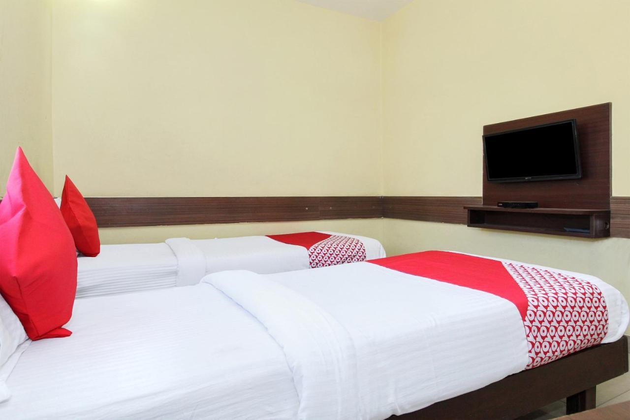 Oyo 30537 Hotel Megharaj Bijāpur Eksteriør bilde